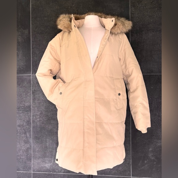 Vero Moda Cream Puffer Jacket with Faux Fur Hood - Picture 1 of 4